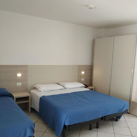 Residence Sangiorgi Cattolica Exteriör bild