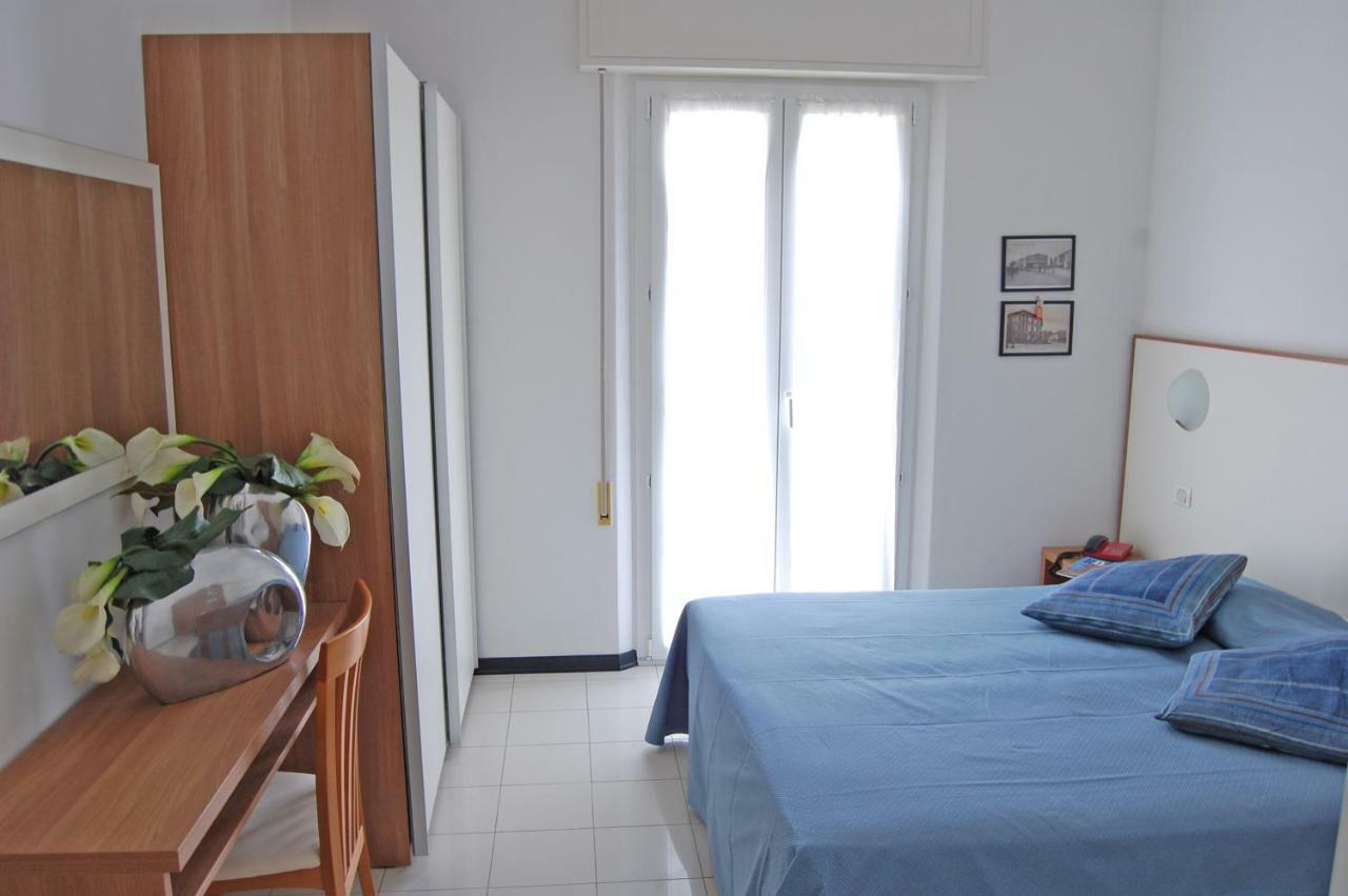Residence Sangiorgi Cattolica Exteriör bild